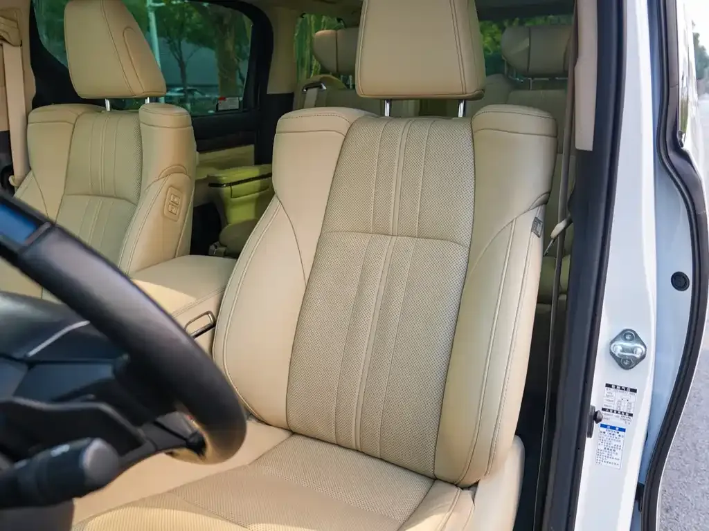 Toyota Vellfire 2022 из CN, фото 4