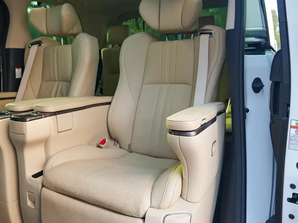 Toyota Vellfire 2022 из CN, фото 6