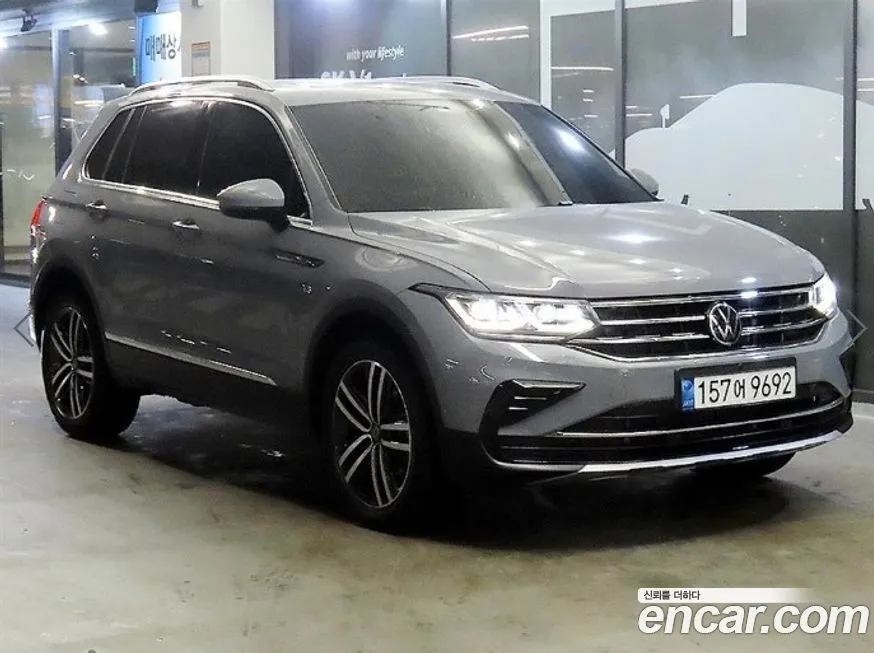 Volkswagen Tiguan — фото 1