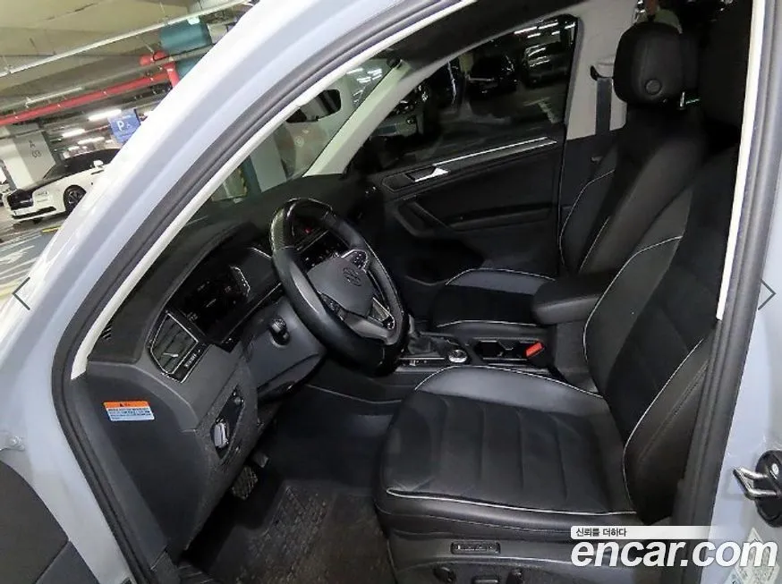 Volkswagen Tiguan — фото 7