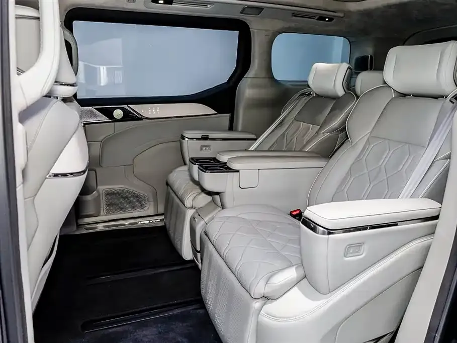 Volvo EM90 2024 из CN, фото 9