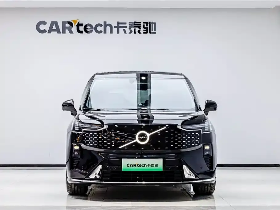 Volvo EM90 2024 из CN, фото 2