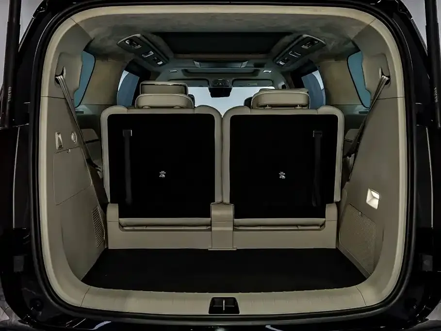 Volvo EM90 2024 из CN, фото 7