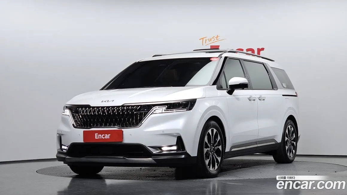Kia Carnival — фото 1