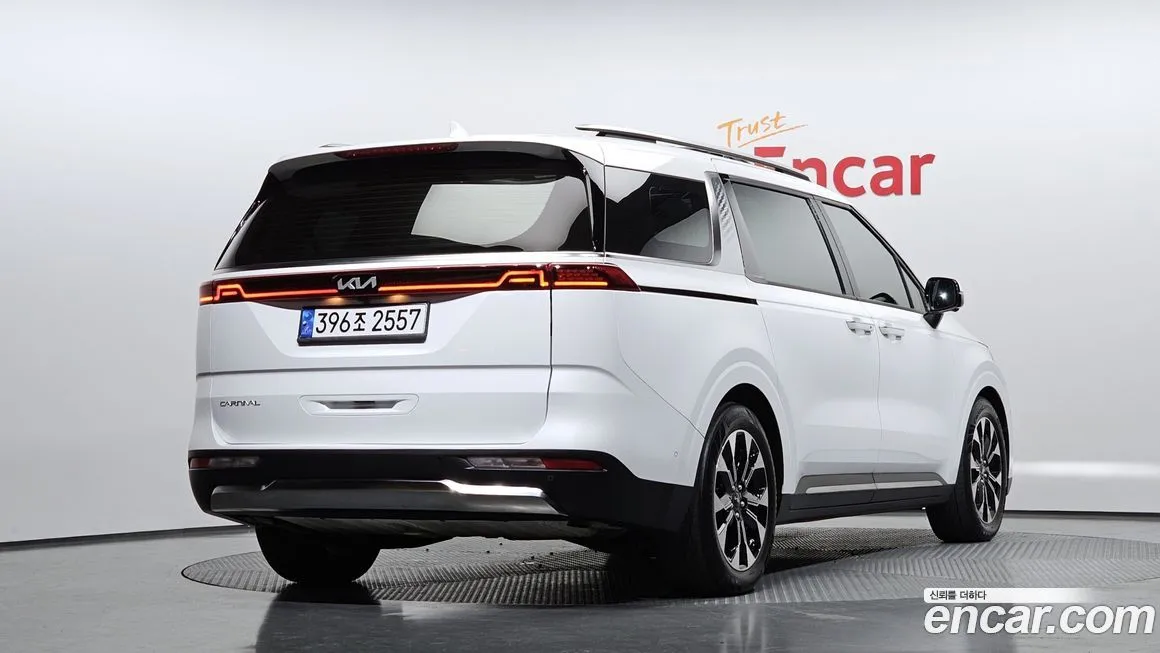 Kia Carnival — фото 2