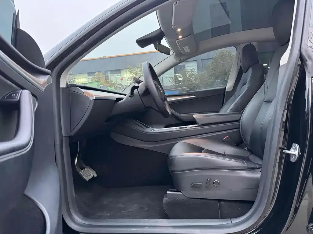 Tesla Model Y 2022 из CN, фото 5