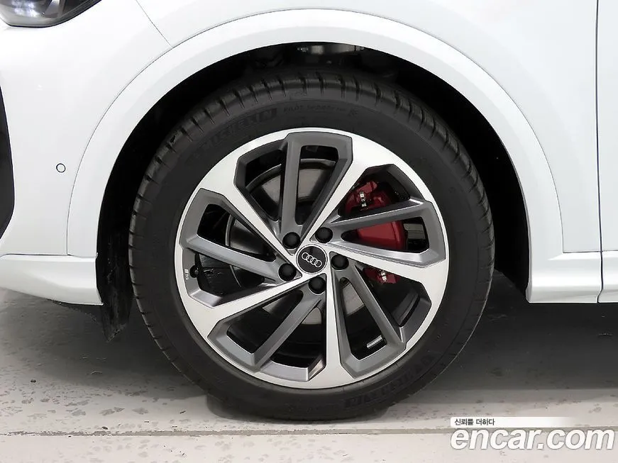 Audi Q5 2025 из KR, фото 5