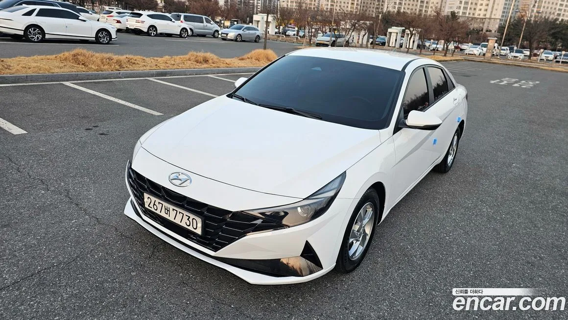 Hyundai AVANTE — фото 1