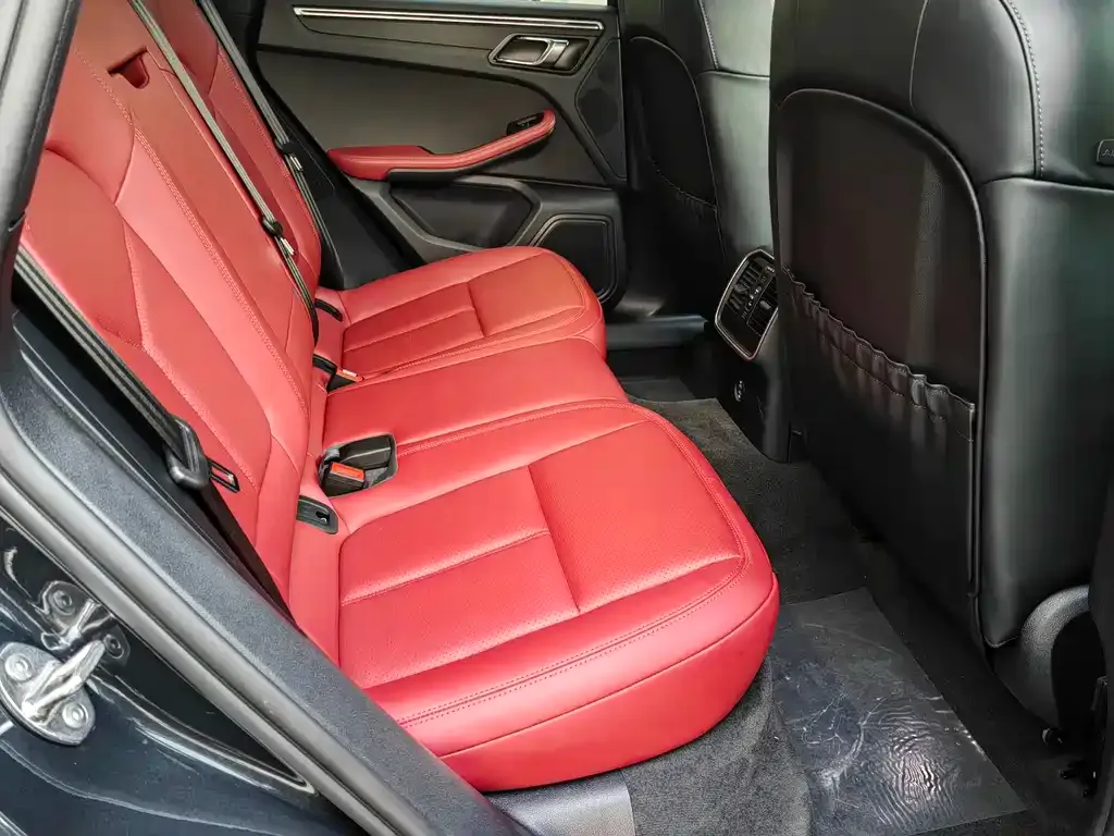 Porsche Macan 2024 из CN, фото 4