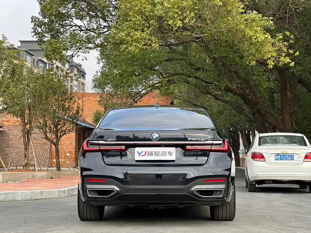 BMW 7 Series 2023 из CN, фото 10