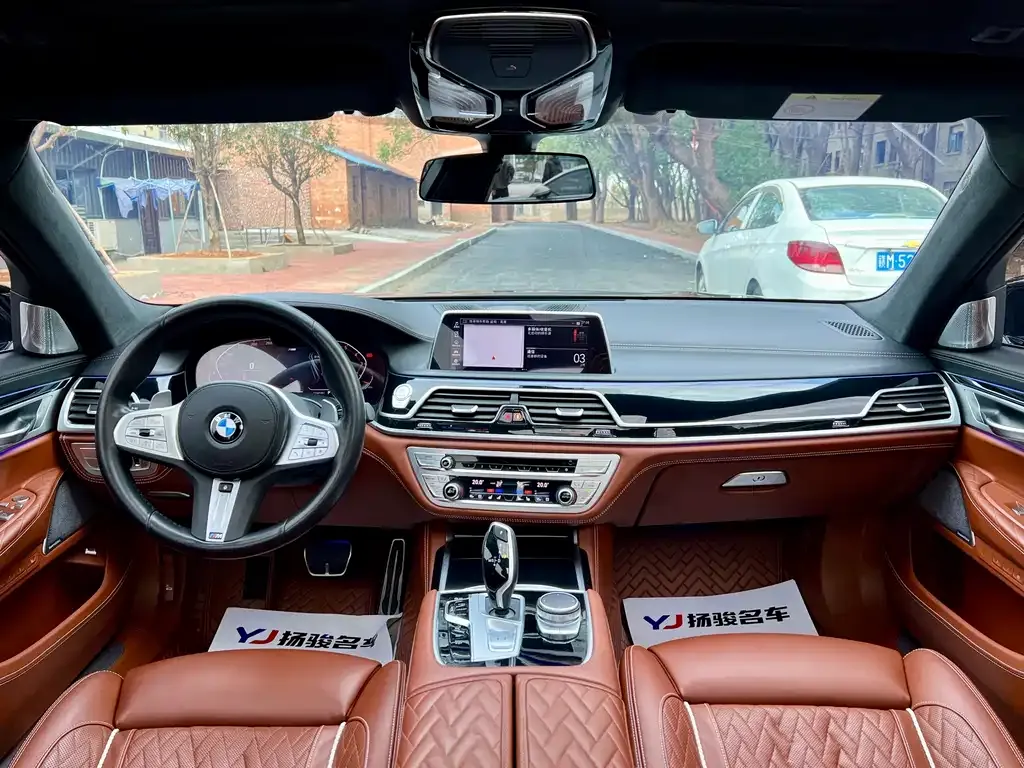 BMW 7 Series 2023 из CN, фото 8