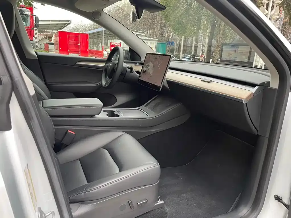 Tesla Model Y 2022 из CN, фото 7