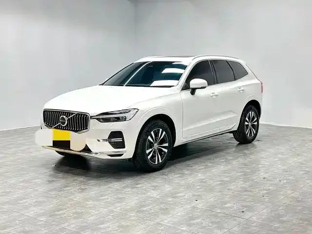 Volvo XC60 — фото 1