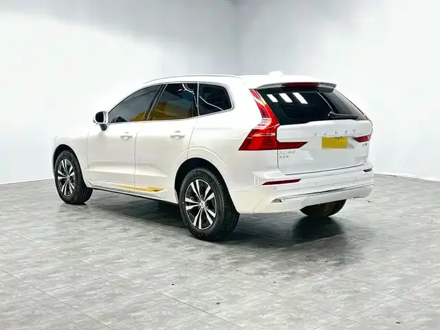 Volvo XC60 — фото 6