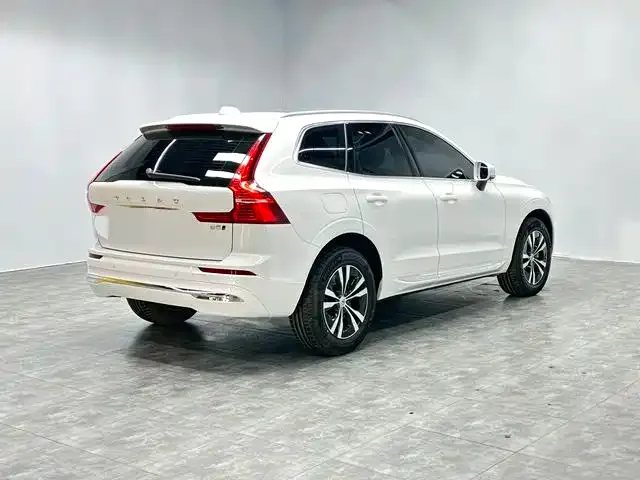 Volvo XC60 — фото 7