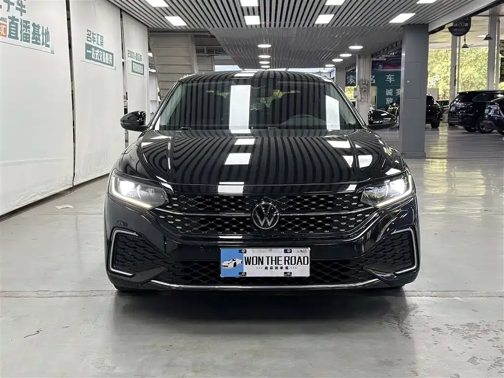 Volkswagen Passat 2024 из CN, фото 3