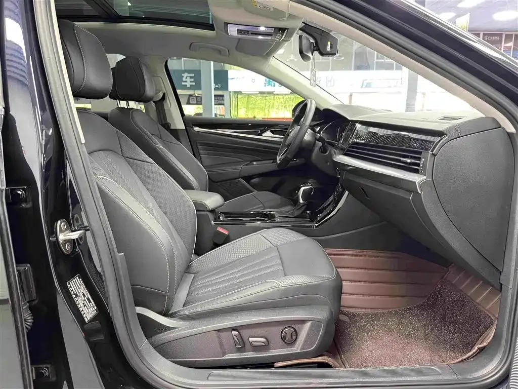 Volkswagen Passat 2024 из CN, фото 7