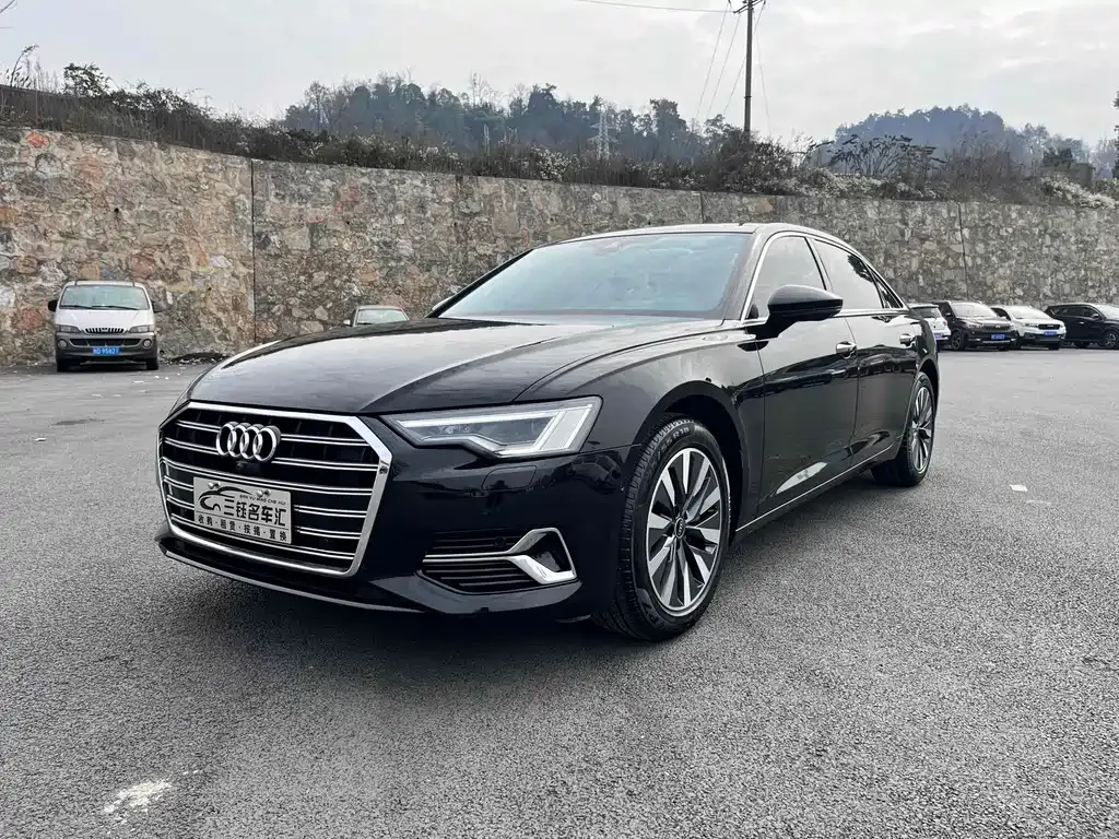 Audi A6L — фото 1