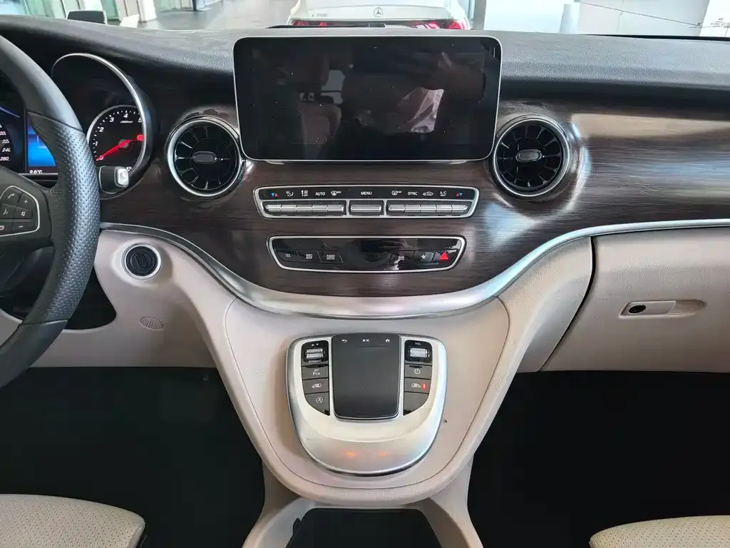 Mercedes-Benz V-Class 2024 из CN, фото 7