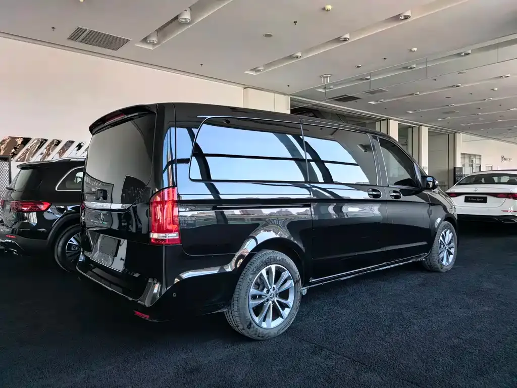 Mercedes-Benz V-Class 2024 из CN, фото 9