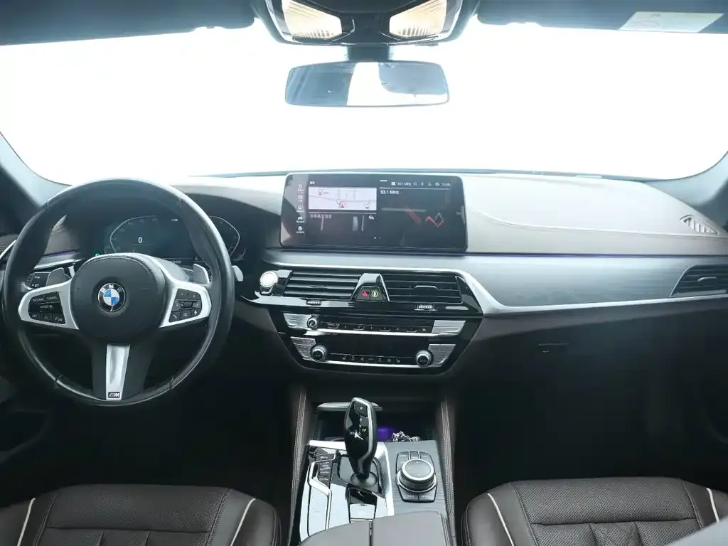 BMW 5 Series 2022 из CN, фото 5
