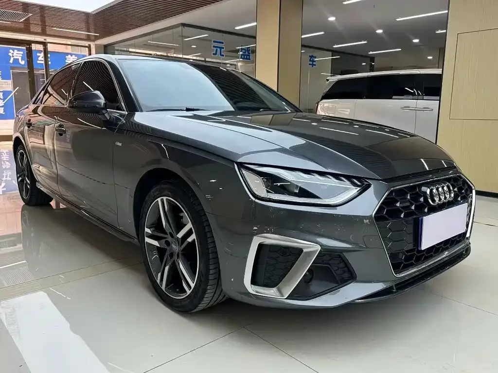 Audi A4L 2021 из CN, фото 5
