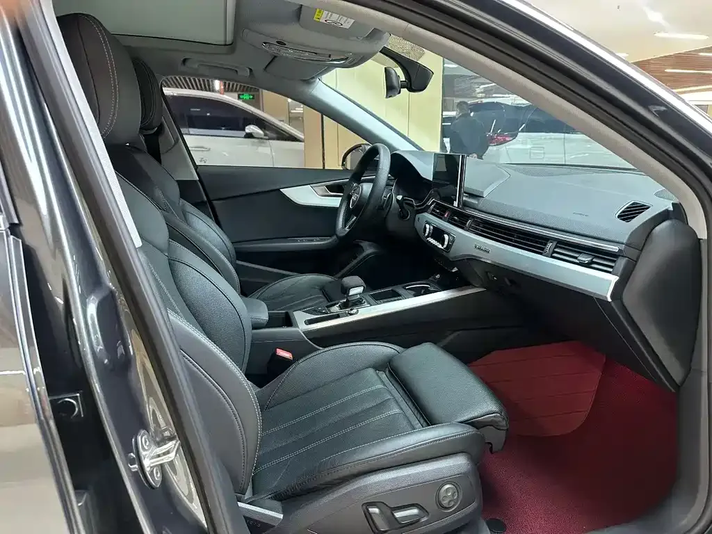 Audi A4L 2021 из CN, фото 9