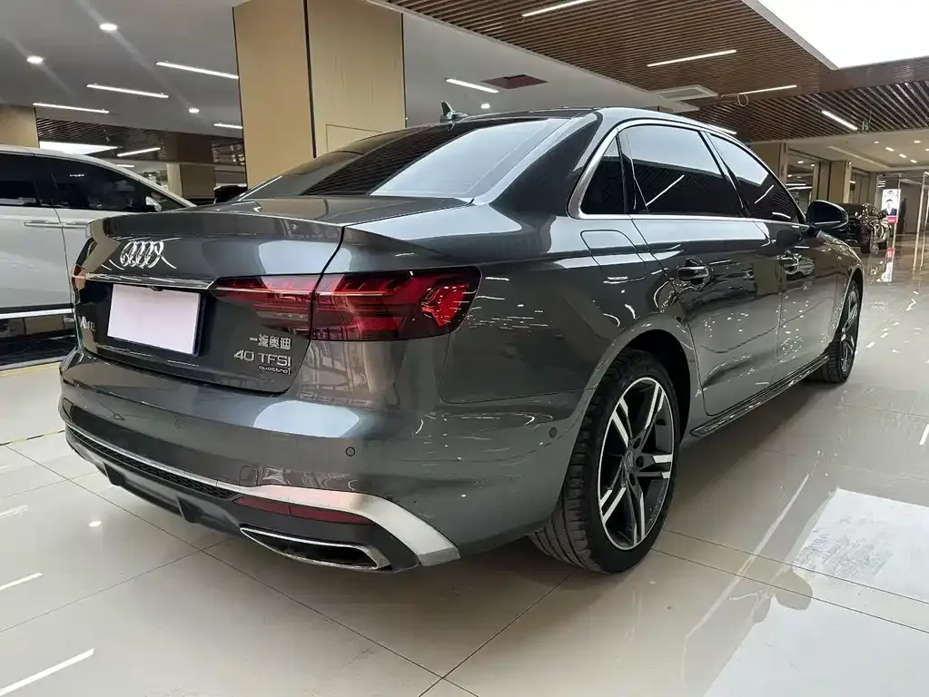 Audi A4L 2021 из CN, фото 3