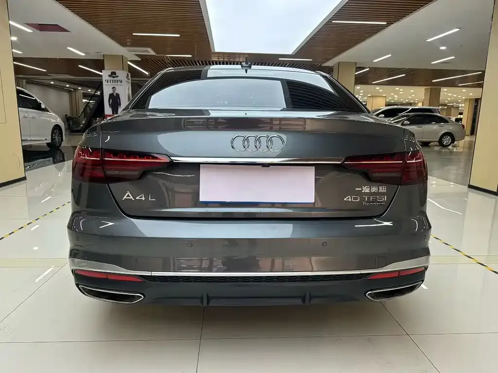 Audi A4L 2021 из CN, фото 4