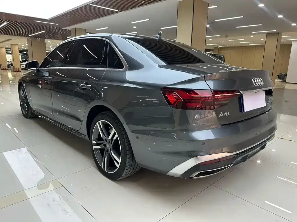 Audi A4L 2021 из CN, фото 8