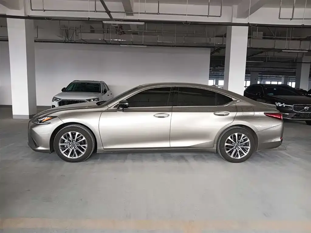 Lexus ES 2024 из CN, фото 2