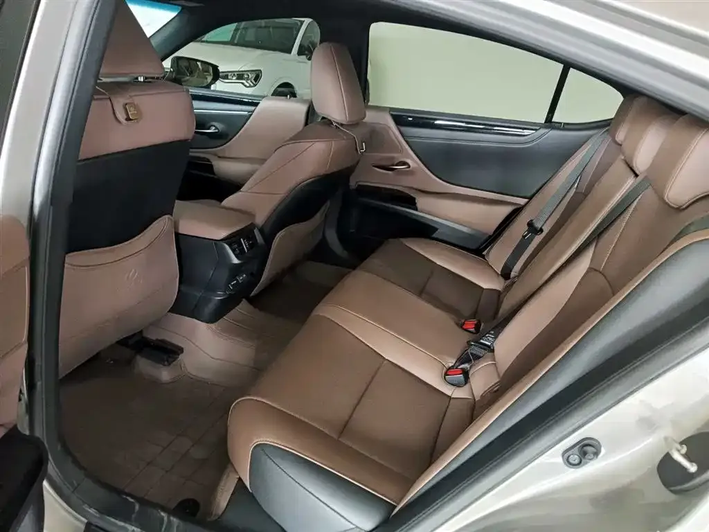 Lexus ES 2024 из CN, фото 4