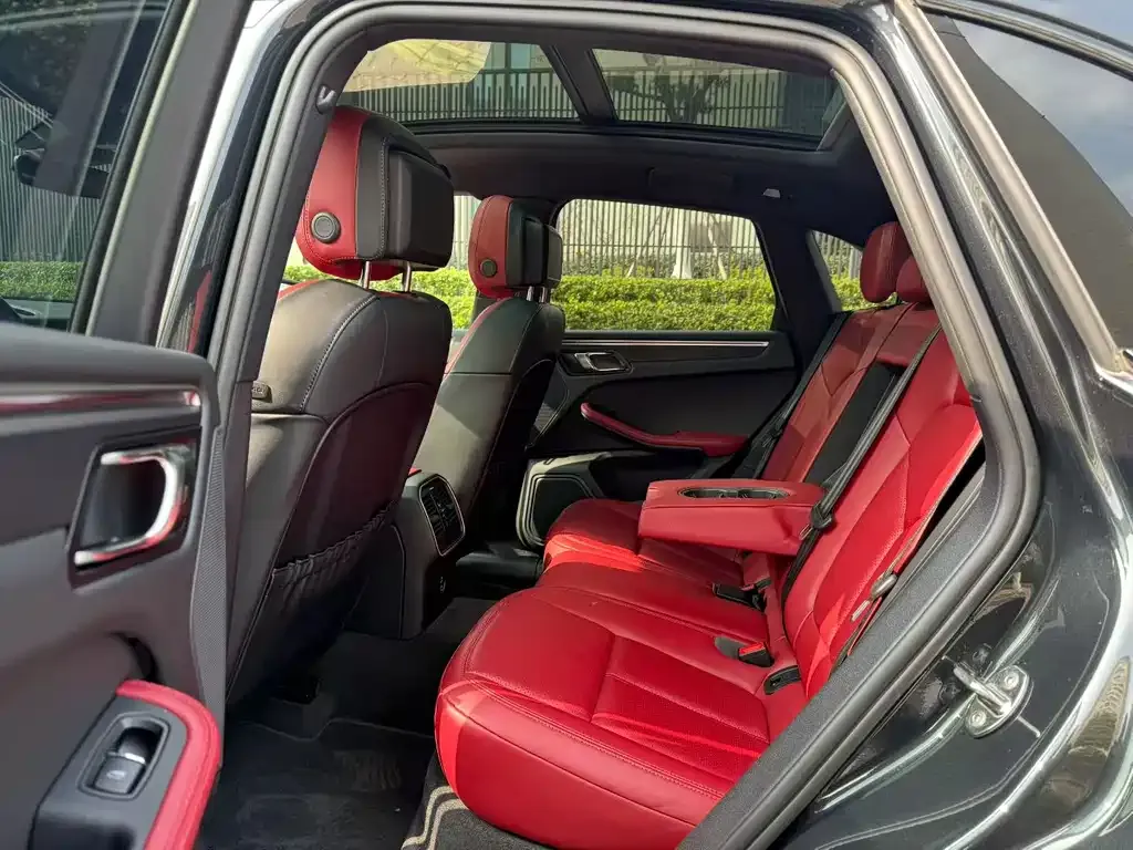 Porsche Macan 2024 из CN, фото 2