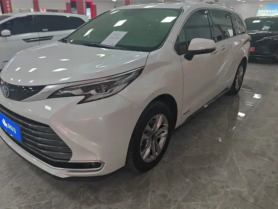 Toyota Sienna 2022 из CN, фото 1