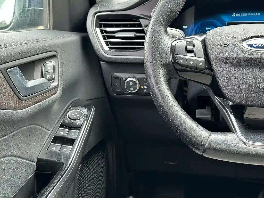 Ford Escape 2021 из CN, фото 8