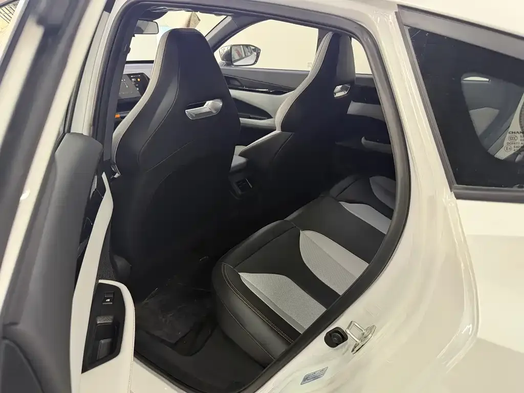 Changan UNI-V iDD 2025 из CN, фото 4