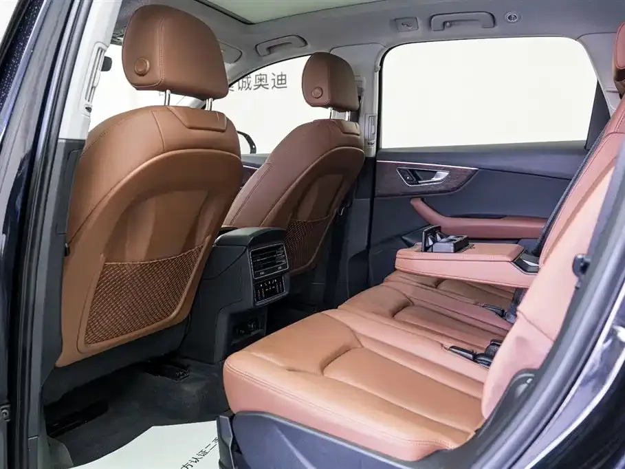 Audi Q7 2021 из CN, фото 8