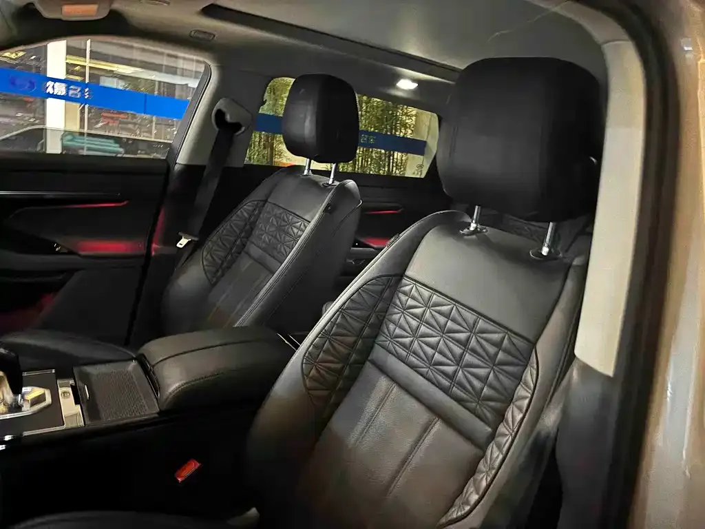 Land Rover Evoque 2024 из CN, фото 6