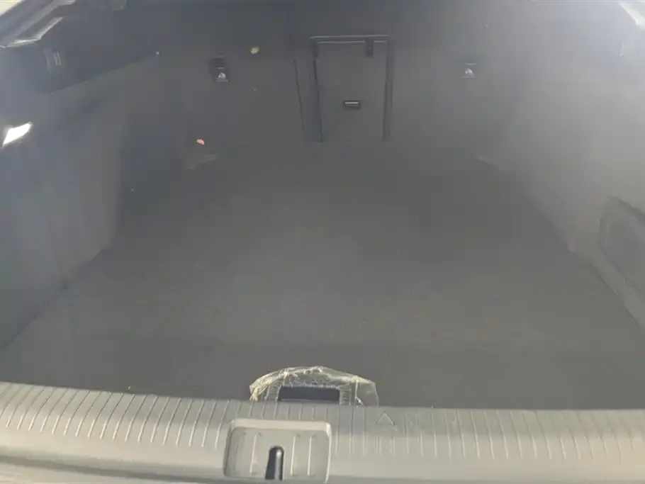 Volkswagen CC 2022 из CN, фото 2