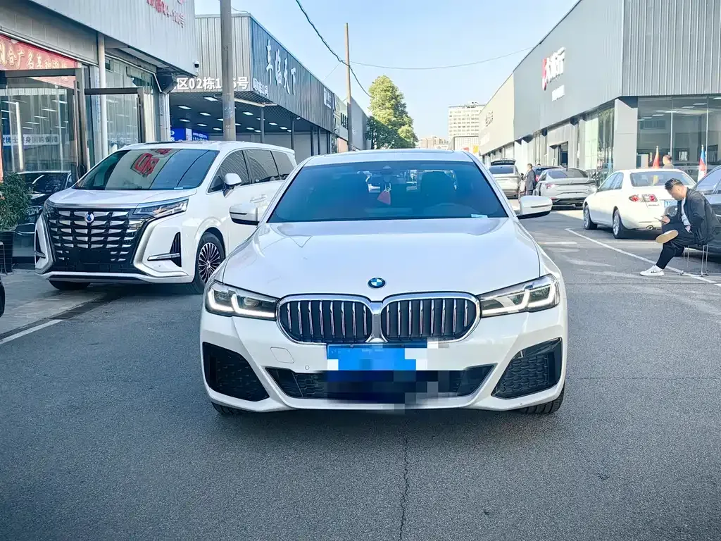 BMW 5 Series — фото 6
