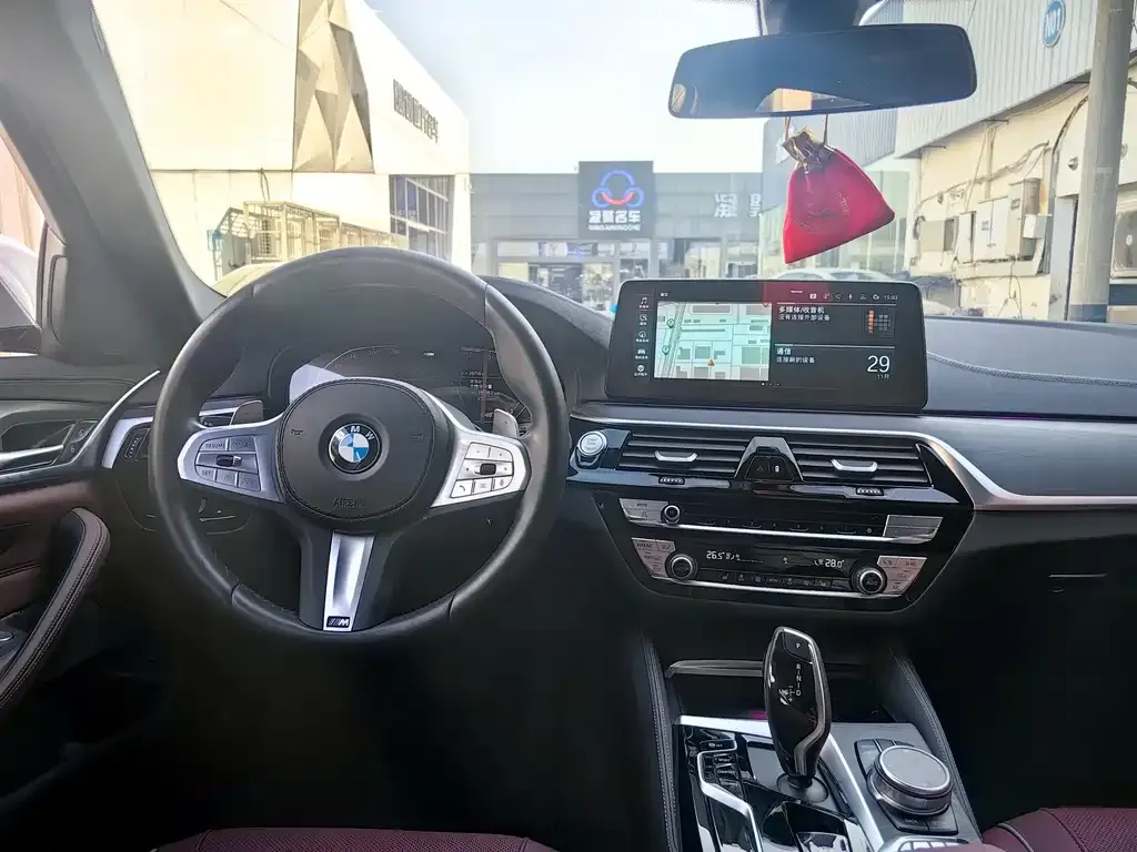 BMW 5 Series — фото 5