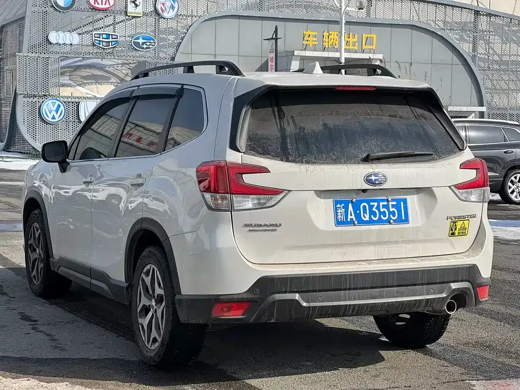 Subaru Forester — фото 9