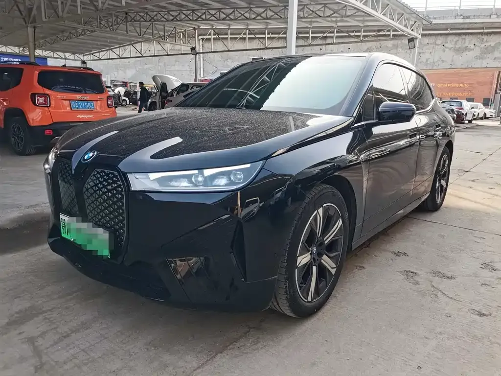 BMW iX