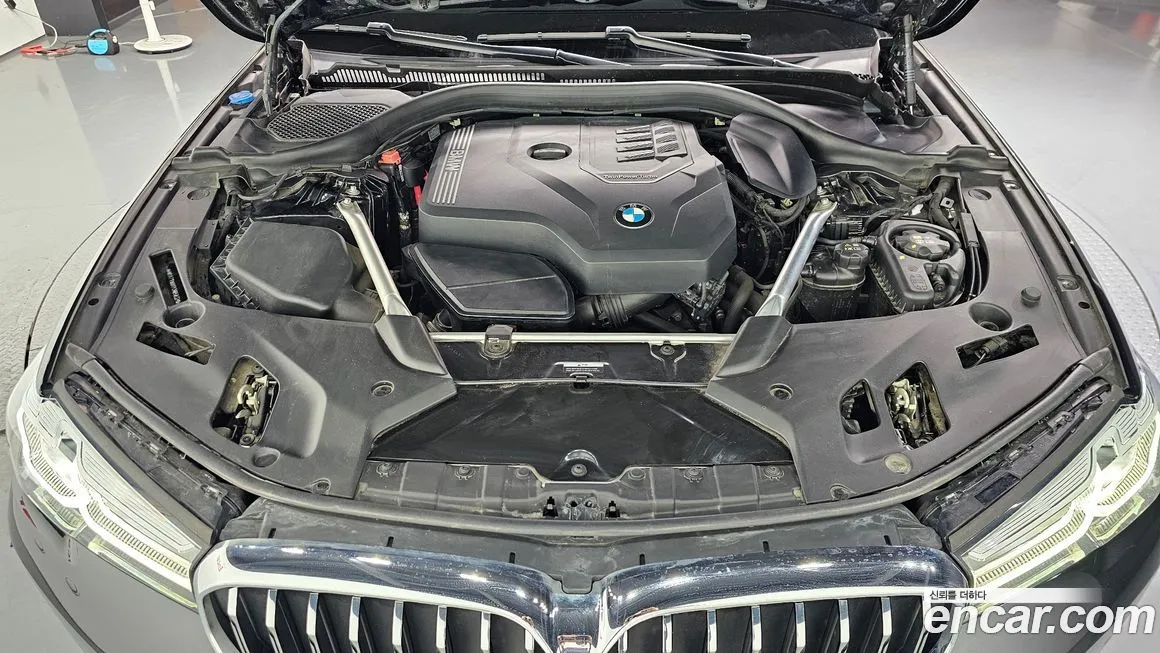 BMW 5-Series 2023 из KR, фото 8