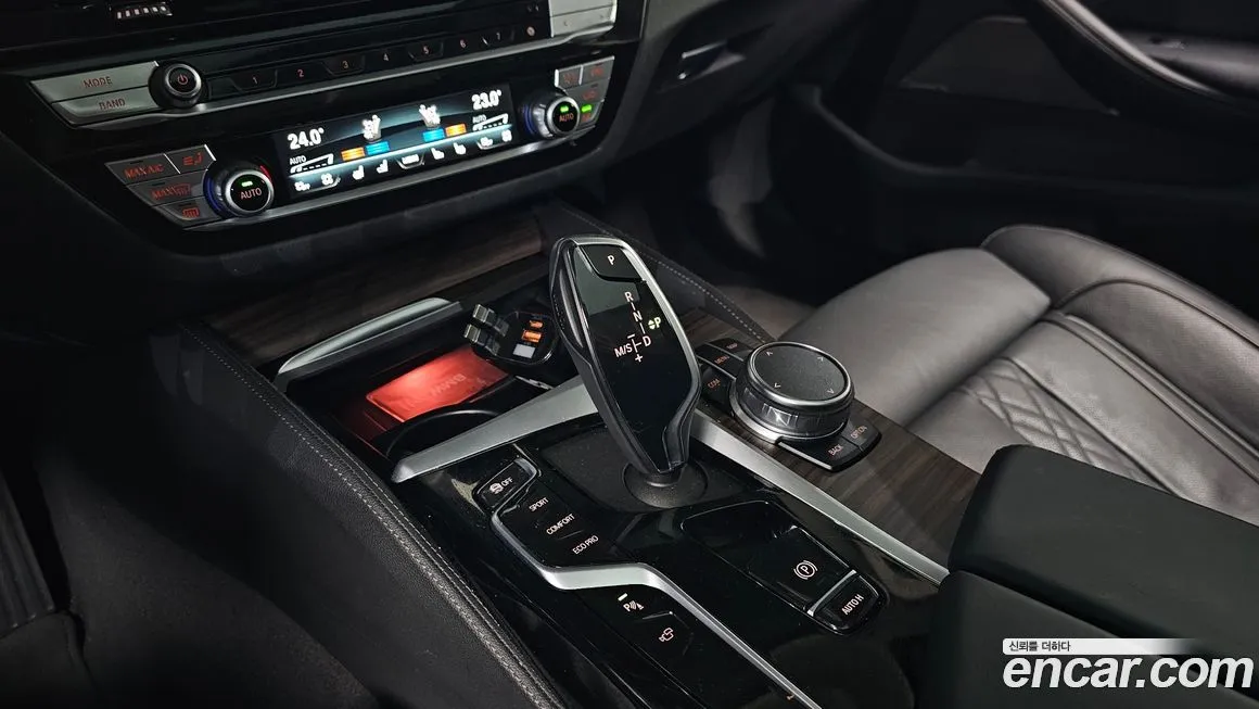 BMW 5-Series 2023 из KR, фото 2