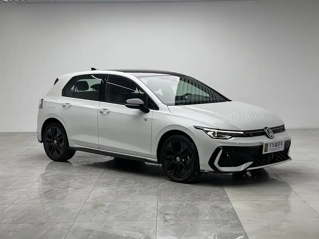 Volkswagen Golf 2024 из CN, фото 3