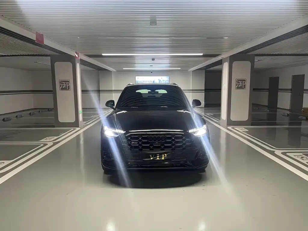 Audi SQ5 2022 из CN, фото 3