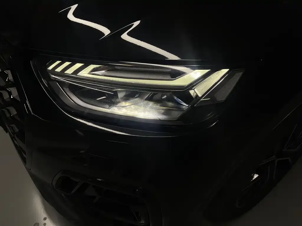 Audi SQ5 2022 из CN, фото 2