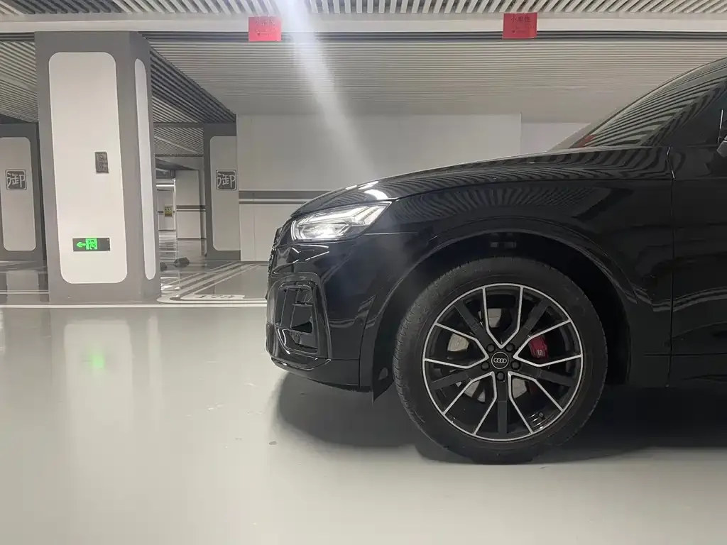 Audi SQ5 2022 из CN, фото 4
