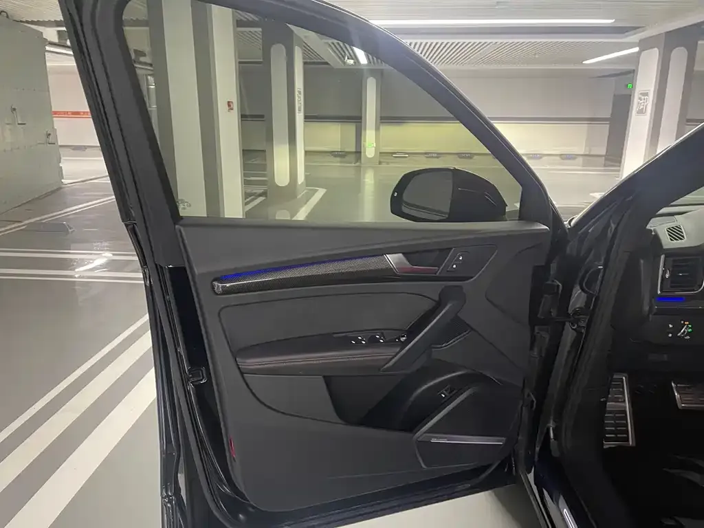 Audi SQ5 2022 из CN, фото 5